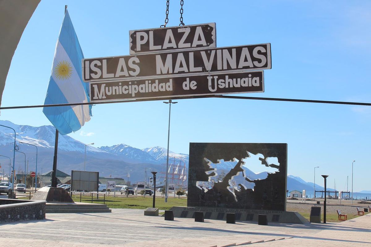 Malvinas y los pibes sin abrigo